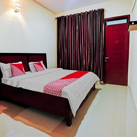 Oyo 90331 Hotel Toba Shanda Parapat Luaran gambar