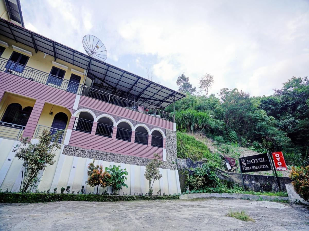 Oyo 90331 Hotel Toba Shanda Parapat Luaran gambar