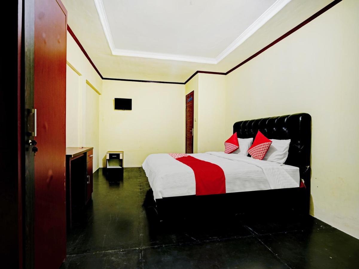 Oyo 90331 Hotel Toba Shanda Parapat Luaran gambar