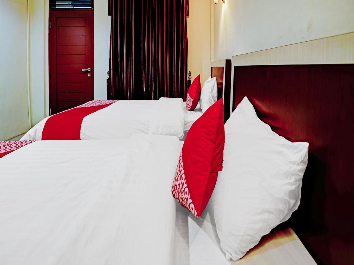 Oyo 90331 Hotel Toba Shanda Parapat Luaran gambar