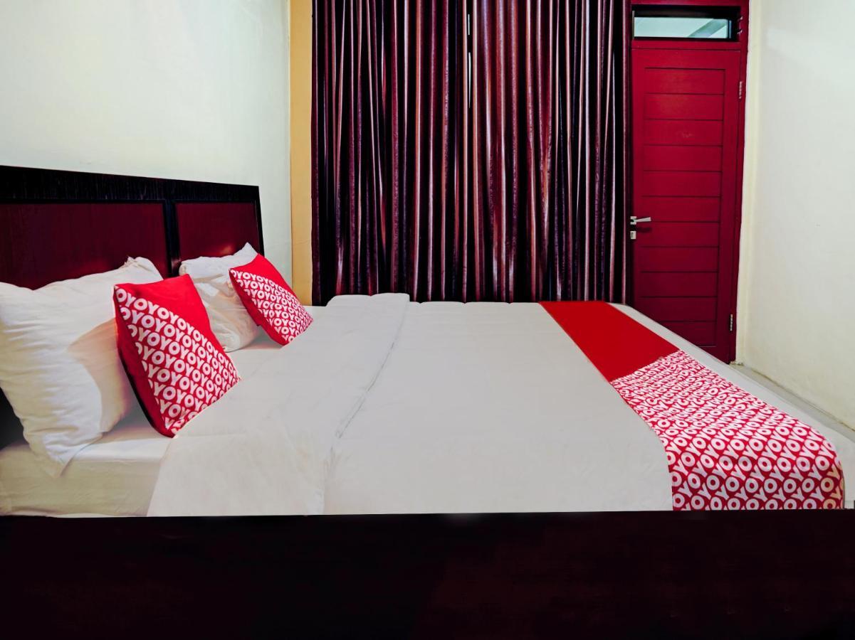 Oyo 90331 Hotel Toba Shanda Parapat Luaran gambar