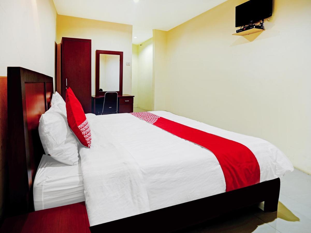 Oyo 90331 Hotel Toba Shanda Parapat Luaran gambar