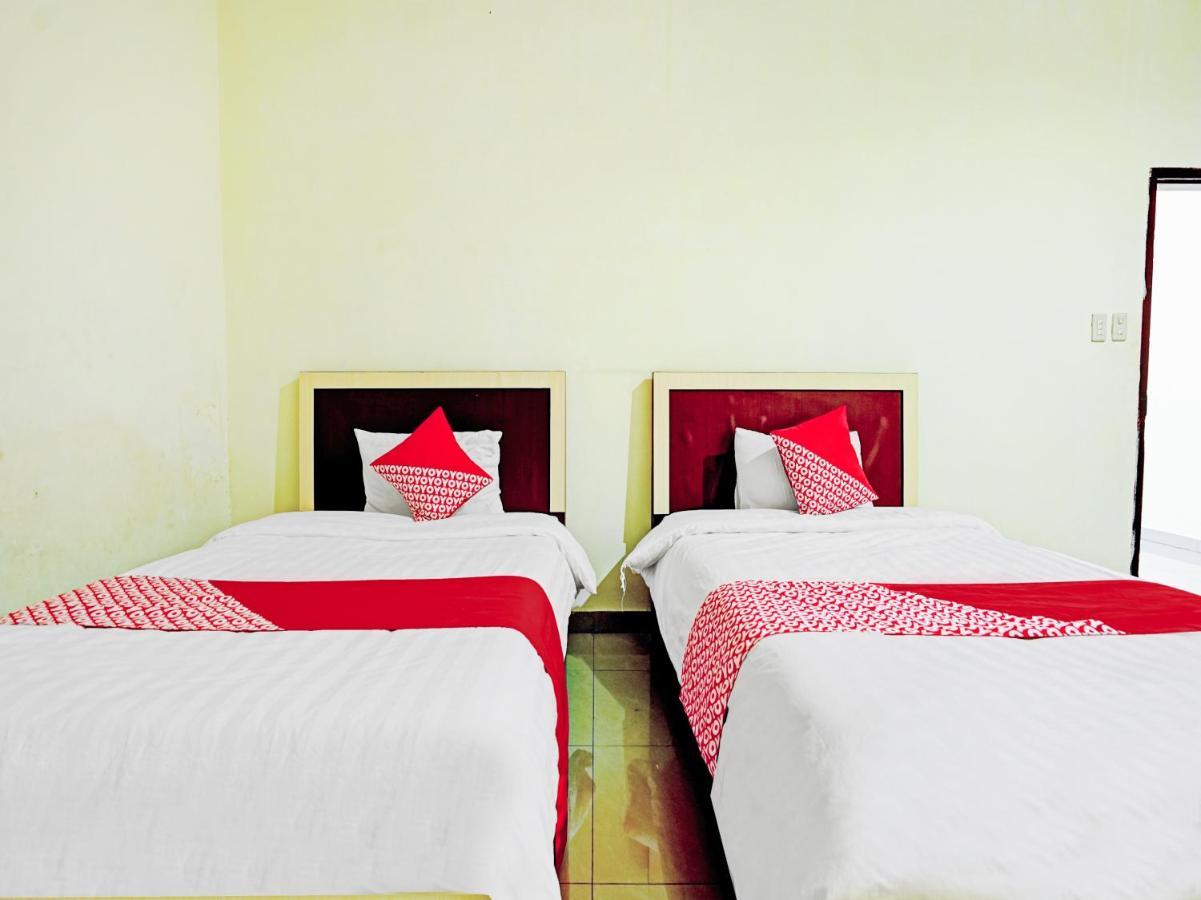 Oyo 90331 Hotel Toba Shanda Parapat Luaran gambar