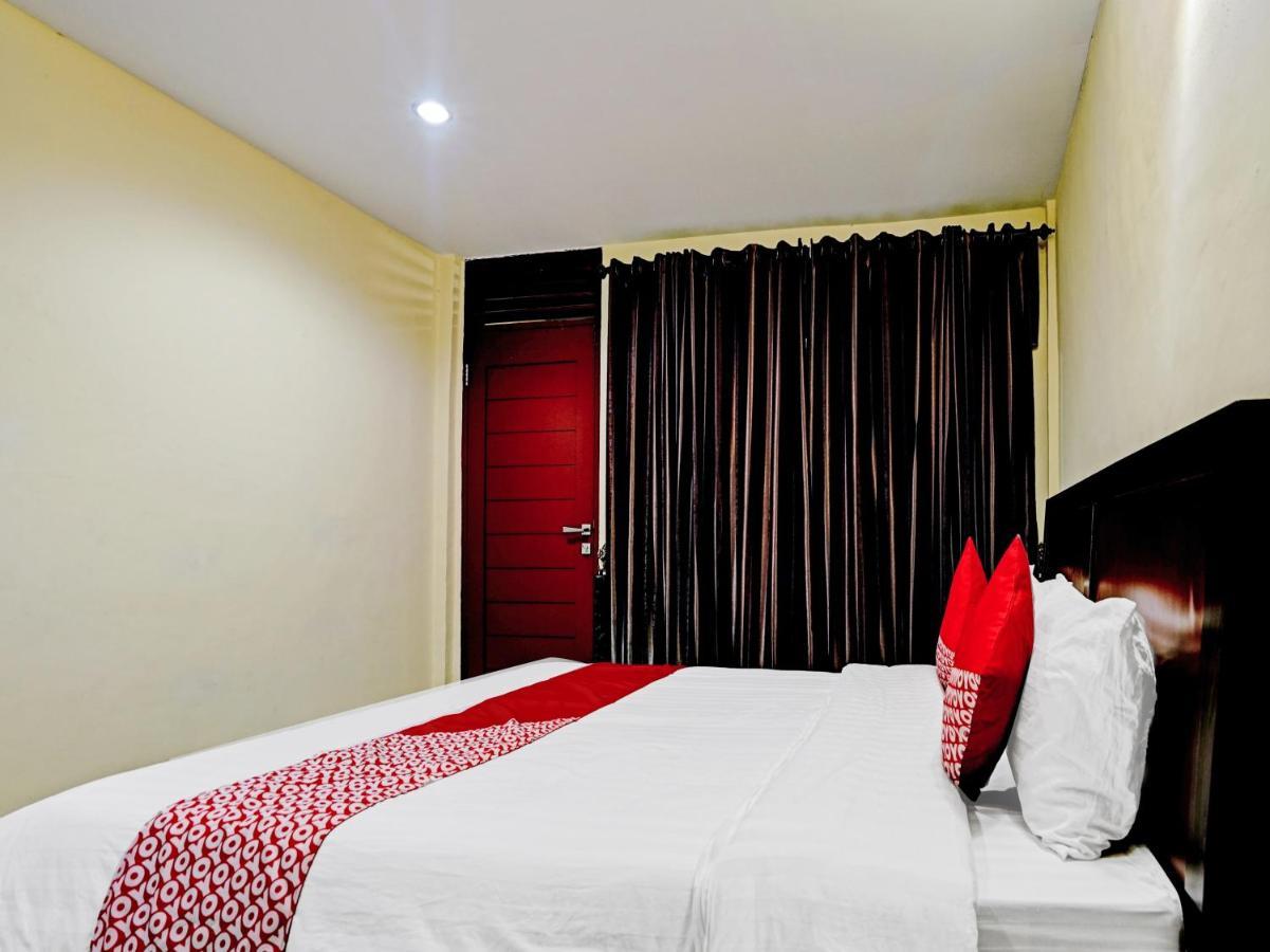 Oyo 90331 Hotel Toba Shanda Parapat Luaran gambar