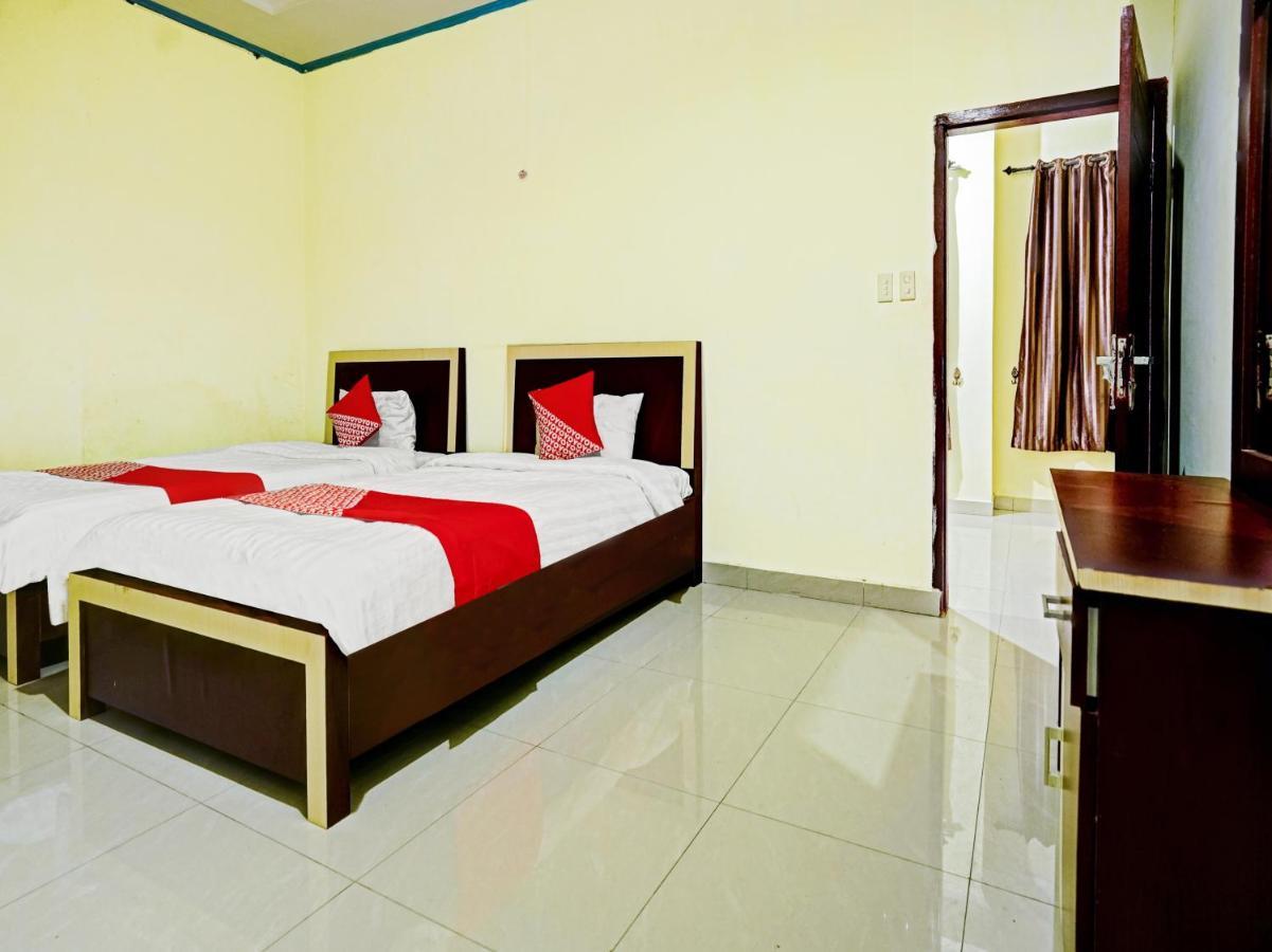 Oyo 90331 Hotel Toba Shanda Parapat Luaran gambar