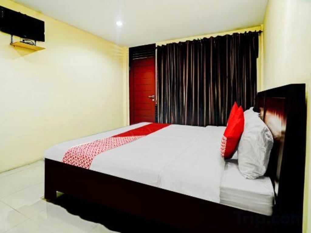 Oyo 90331 Hotel Toba Shanda Parapat Luaran gambar