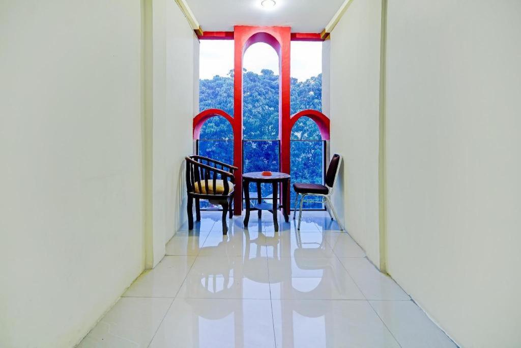 Oyo 90331 Hotel Toba Shanda Parapat Luaran gambar