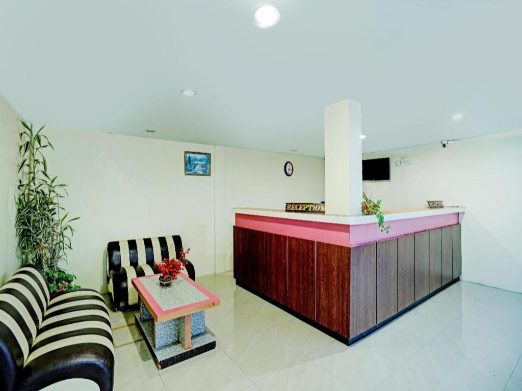 Oyo 90331 Hotel Toba Shanda Parapat Luaran gambar